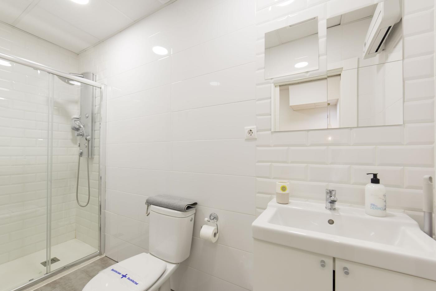 Baño del apartamento Qurtuba Jamín